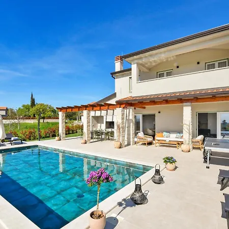 Holiday home Awesome In